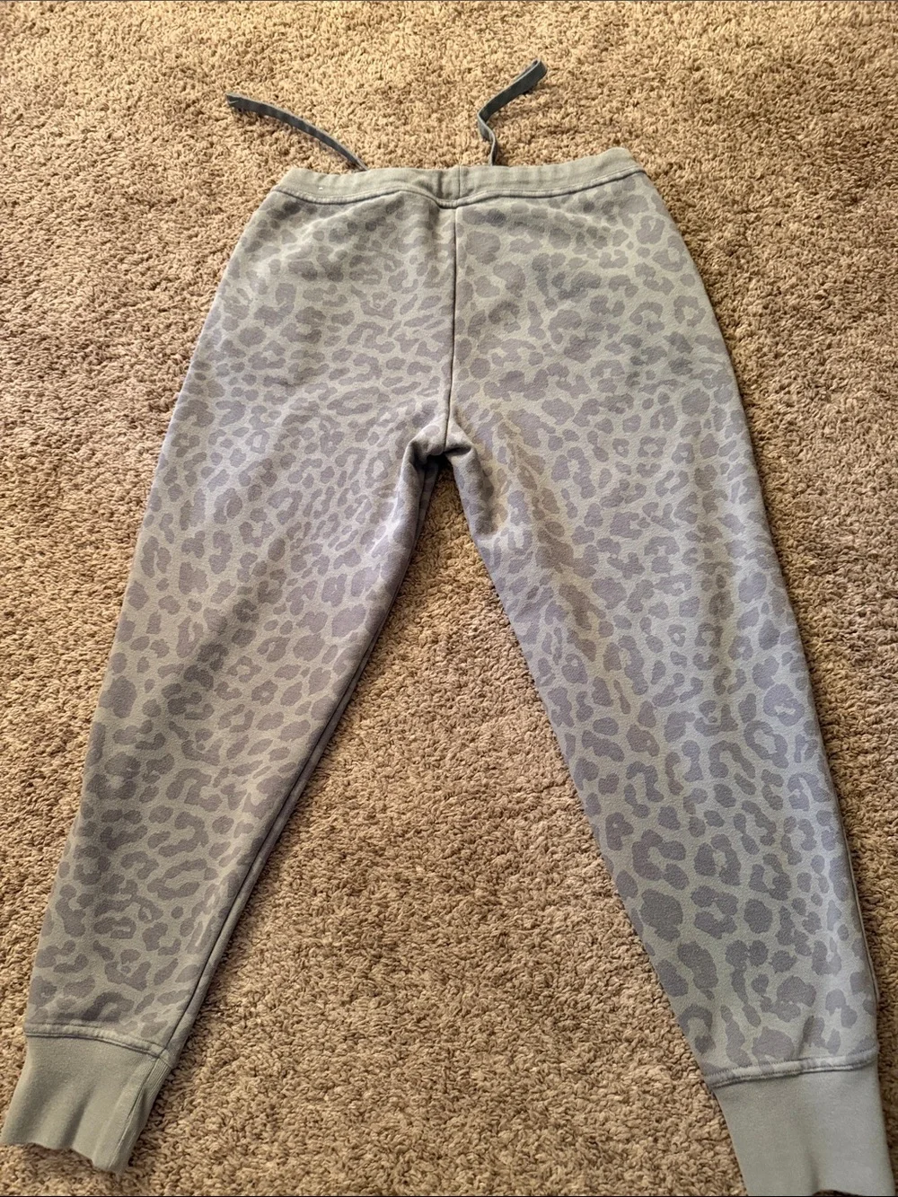 Nike Dri-FIT Get Fit Gray Leopard Print Joggers Size S DD6431-073